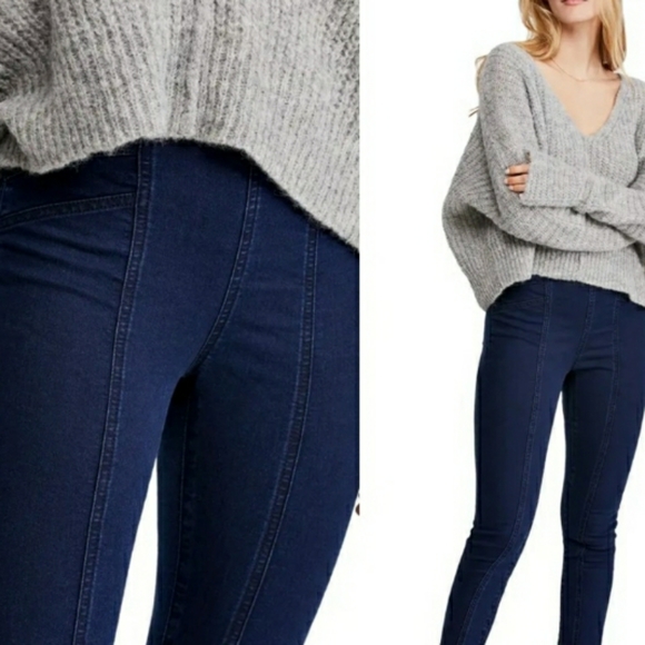 ⭐ Free People jeans - Picture 2 of 6